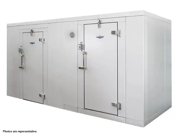 Custom Walk-In Cooler & Freezer Combo – Off-Cut Panel Design 1