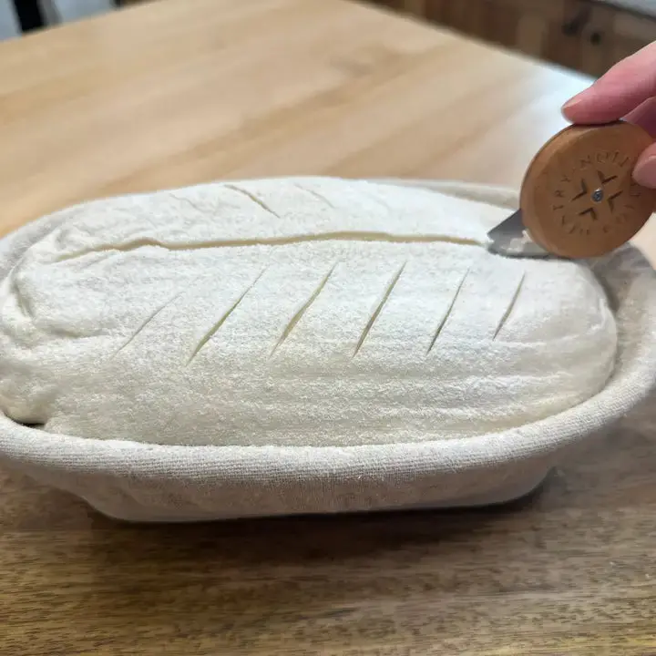 Faire Gentry Wooden Bread Scoring Lame – Round Handle 1