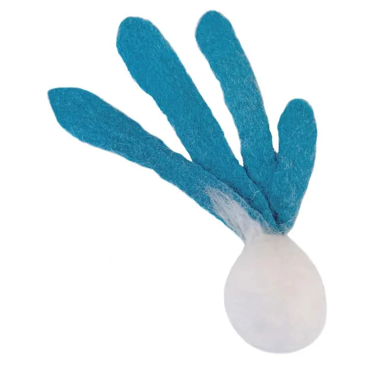 Felt Vegetable Toy – Daikon Radish Style 1