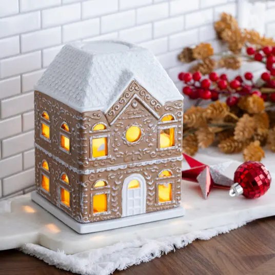 Gingerbread House Canopy Wax Warmer – Holiday-Themed Candle Warmer With Art Glass Dome 1