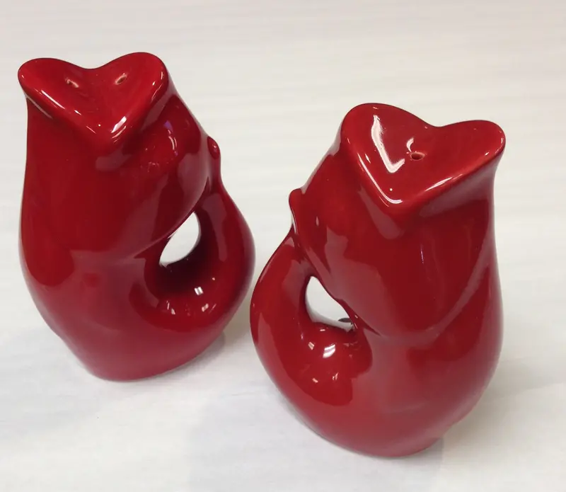 Gurgle Pot Bright Red Salt And Pepper Condiment Set 1