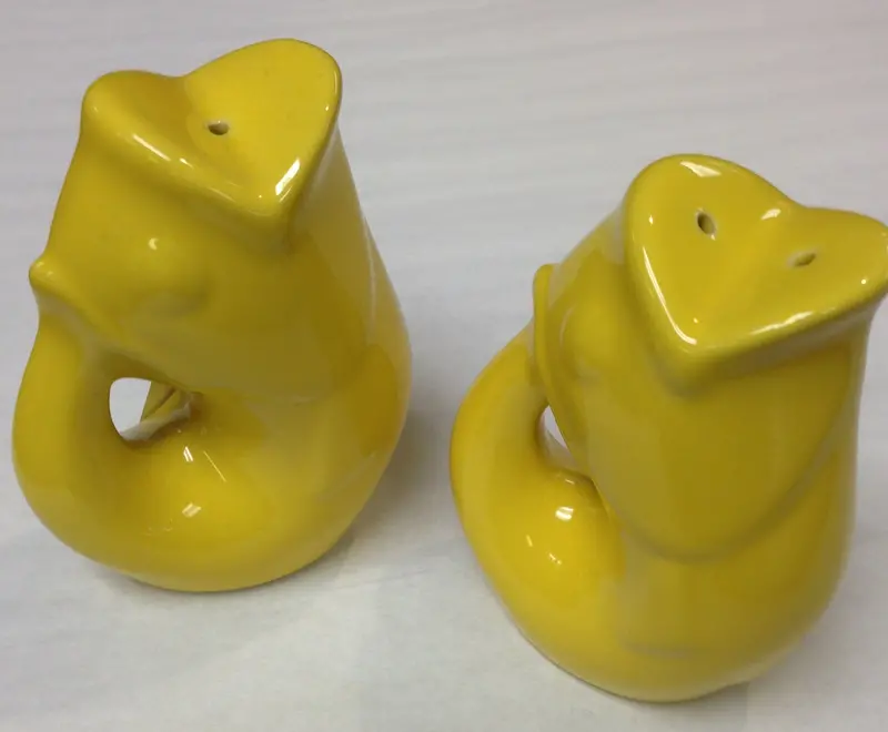 Gurgle Pot Sunflower-Themed Salt And Pepper Set 1