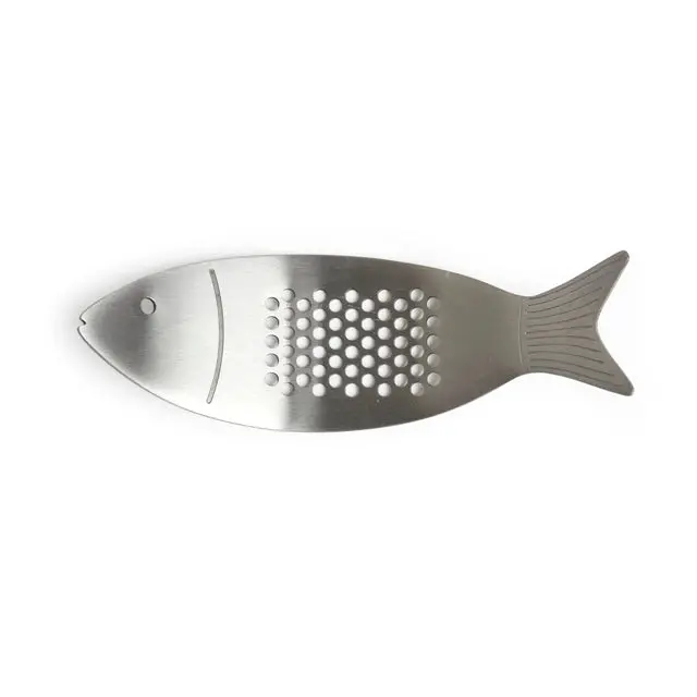 Kikkerland Fish-Shaped Garlic Press – Stainless Steel 1