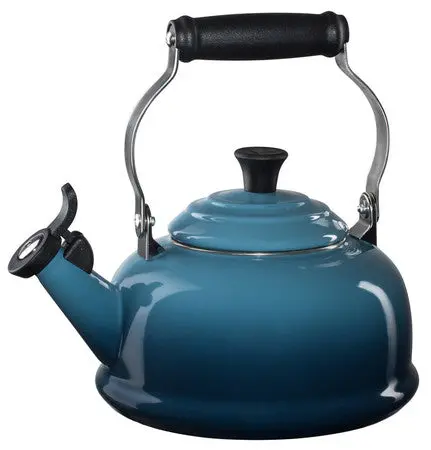 Le Creuset Marine 1.7-Quart Whistling Kettle 1