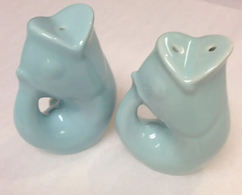 Light Blue Salt And Pepper Set – Gurgle Pot Collection 1