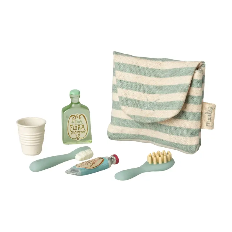 Mouse-Print Toothbrush Travel Set – Compact Bag With Two Brushes 1
