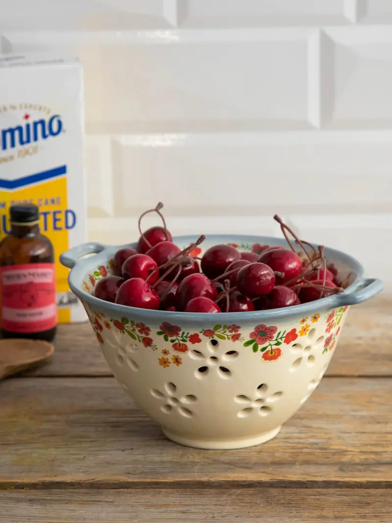 Natural Life Cream-Colored Floral Berry Colander 1