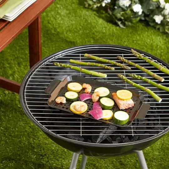 Nonstick Porcelain-Coated Grill Mat – Compact Size 1