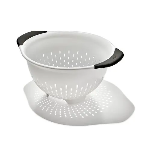Oxo Good Grips 3-Quart Plastic Colander With Non-Slip Base 1