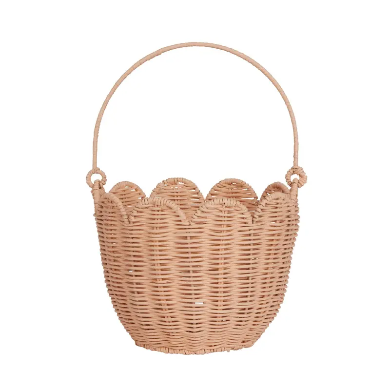 Rattan Tulip-Shaped Carry Basket – Natural Storage Solution 1
