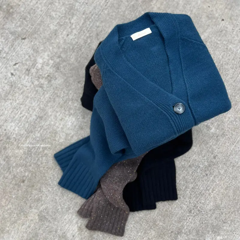 Sloomb Lightweight Cashmere Cardigan 1