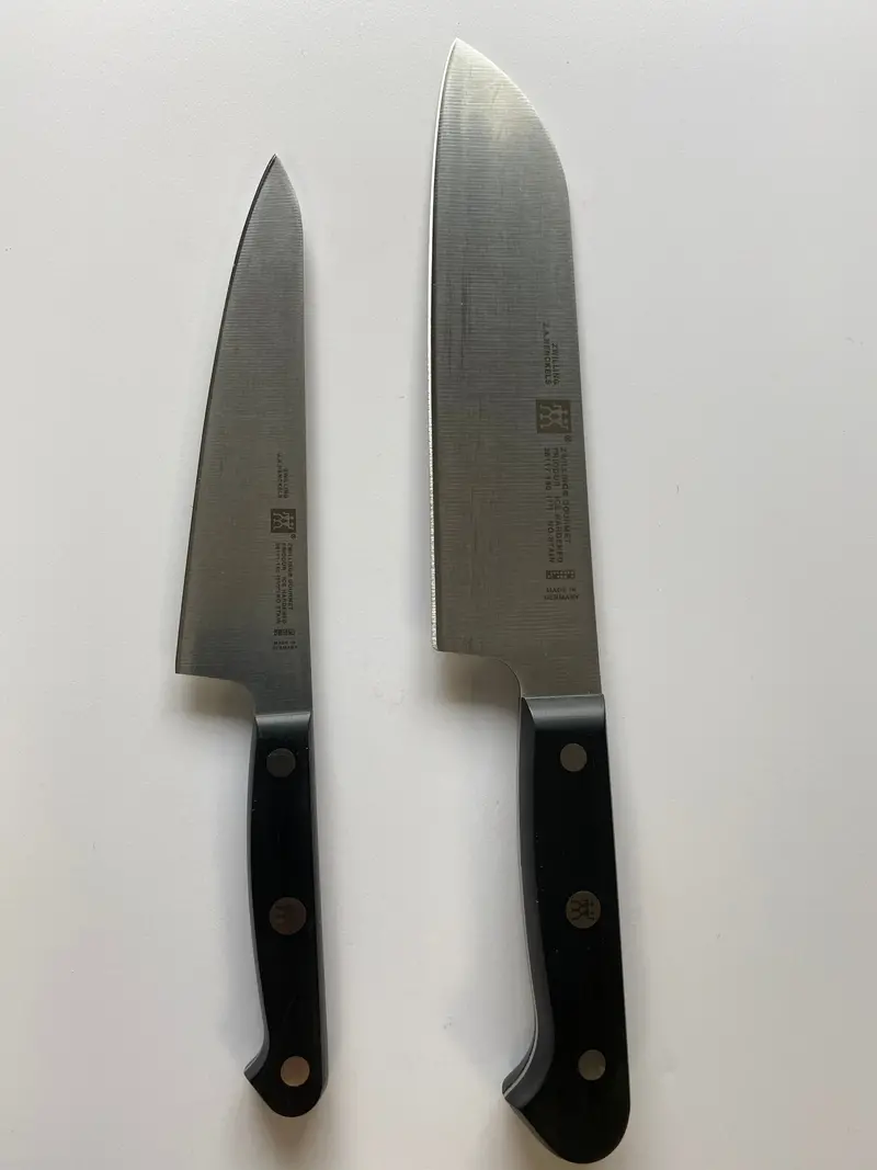 Zwilling Henckels 2-Piece Chef’S Knife Set With Stand 1